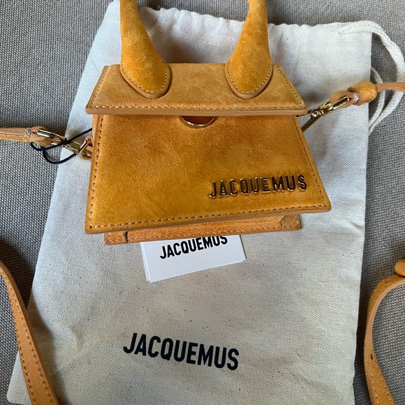 JACQUEMUS
Orange La Montagne 'Le Chiquito' Clutch - Picture 11 of 11